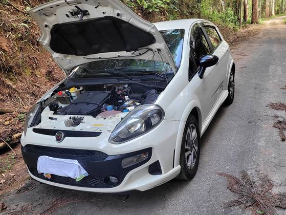 FIAT PUNTO 1.8 BLACKMOTION 16V FLEX 4P MANUAL FIAT PUNTO 1.8 BLACKMOTION 16V FLEX 4P MANUAL